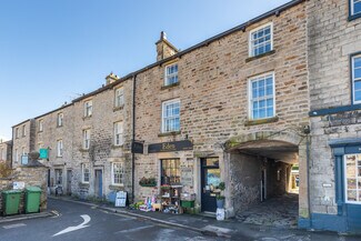 Plus de détails pour 13 Market Sq, Carnforth - Commerce de détail à vendre