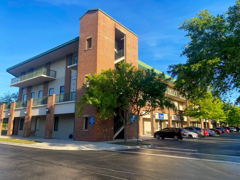 3951 NW 48th Ter, Gainesville, FL à louer - Photo du bâtiment - Image 2 de 6