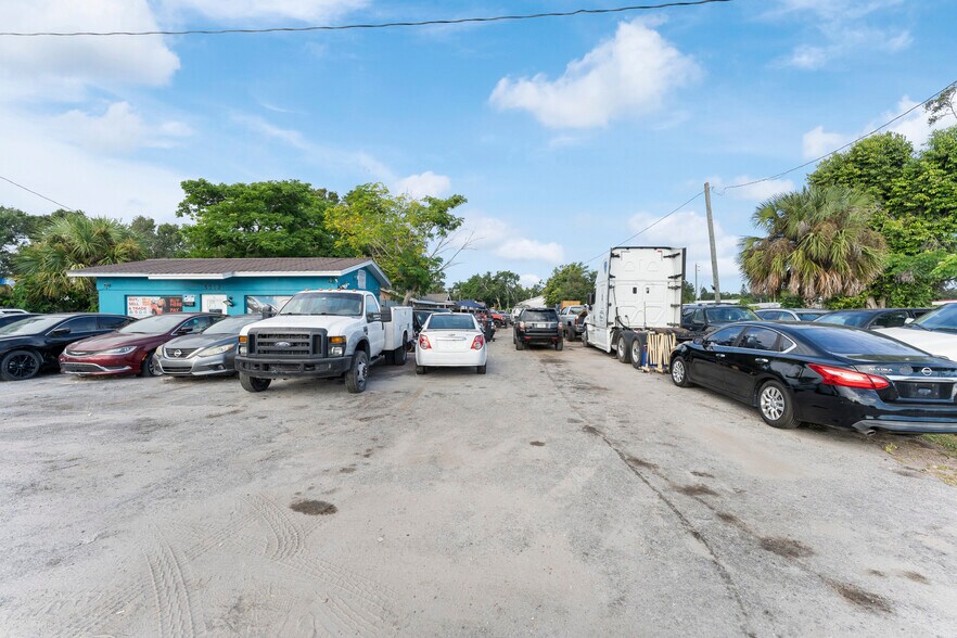 5712 15th St, Bradenton, FL for sale - Building Photo - Image 2 of 45