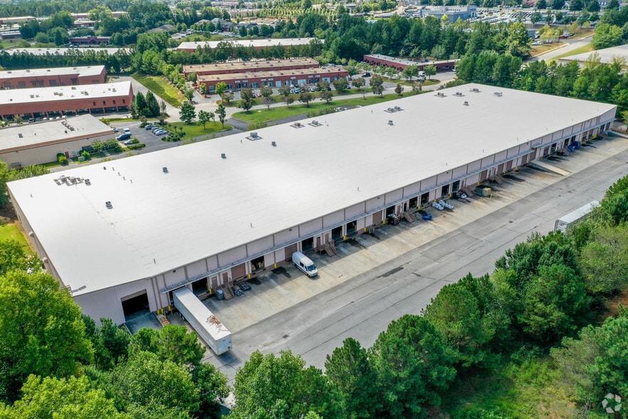 4555 Atwater Ct, Buford, GA à louer - Photo du bâtiment - Image 3 de 6