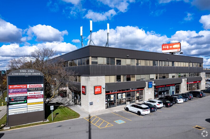 3701-3731 Chesswood Dr, Toronto, ON à louer - Photo du bâtiment - Image 3 de 10