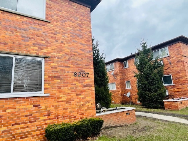 8207 Schaefer Hwy, Detroit, MI à vendre - Photo du bâtiment - Image 3 de 11