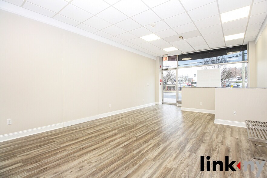 209 Brook St, Scarsdale, NY à louer - Photo intérieure - Image 3 de 8