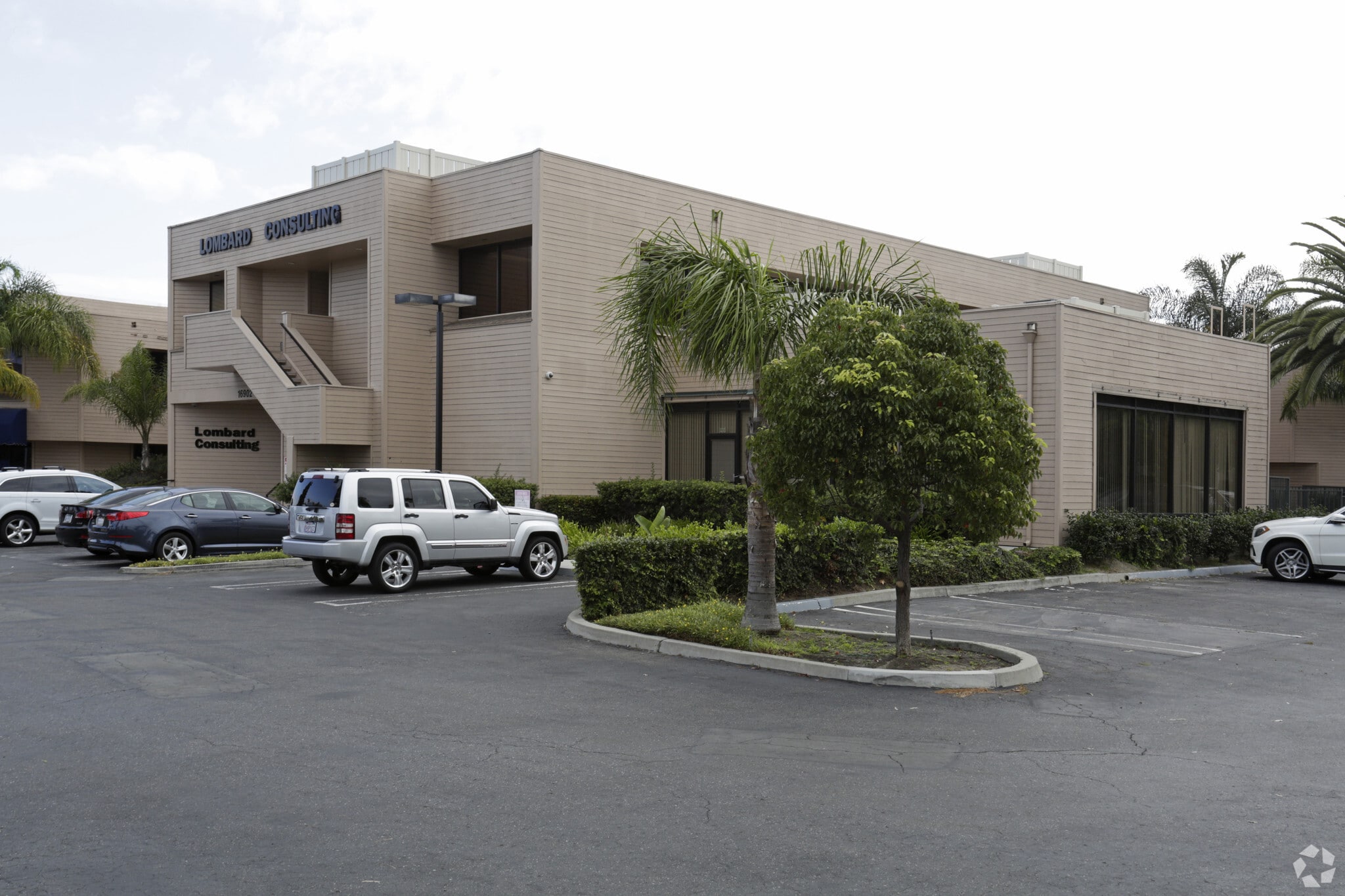 16902 Bolsa Chica St, Huntington Beach, CA for lease Primary Photo- Image 1 of 4