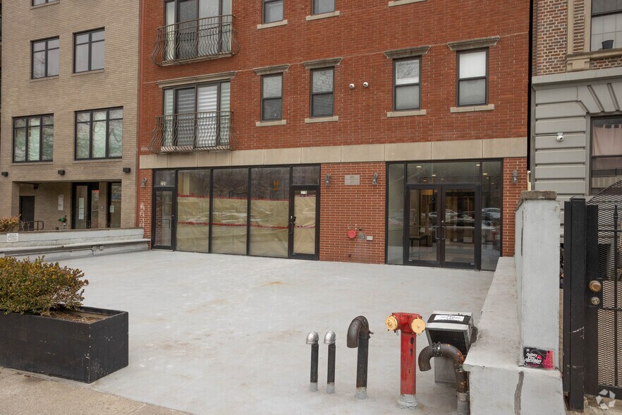 235 Ocean Pky, Brooklyn, NY à louer - Photo du bâtiment - Image 3 de 9