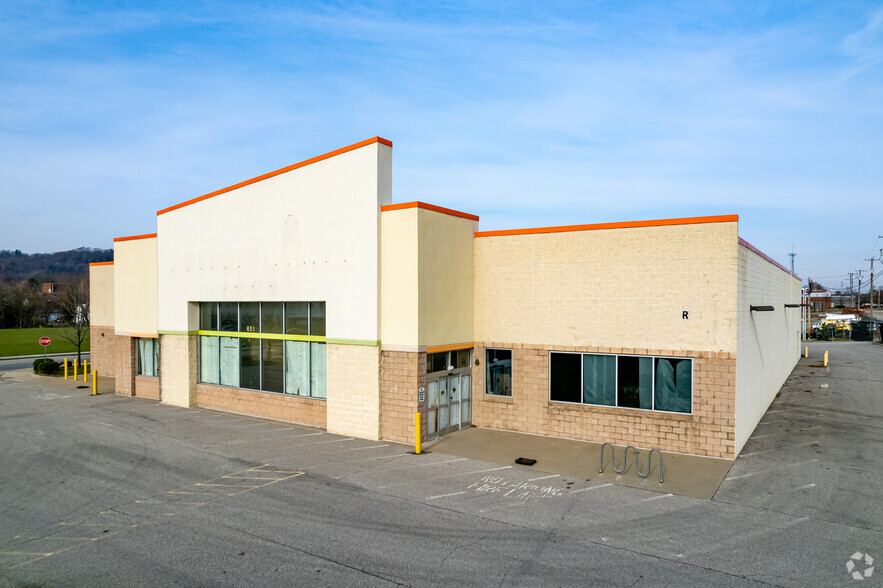 651 11th St, Ambridge, PA for lease - Primary Photo - Image 1 of 5