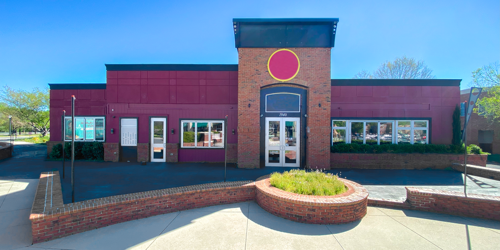 1940 Cinema Dr, Rock Hill, SC à louer - Photo du bâtiment - Image 1 de 1