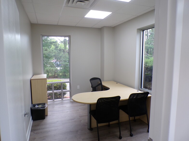 10404 Chapel Hill Rd, Morrisville, NC for lease - Building Photo - Image 2 of 15