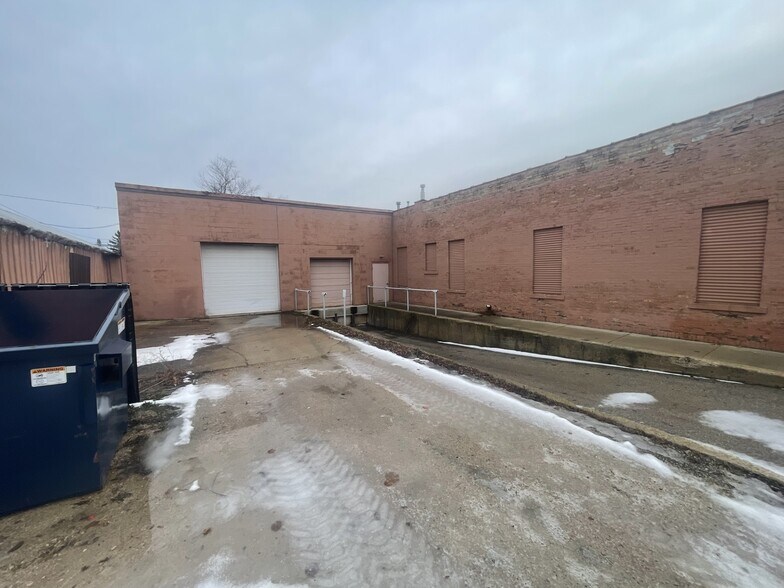 602 Iowa Ct, North Fond Du Lac, WI à louer - Photo du bâtiment - Image 3 de 10