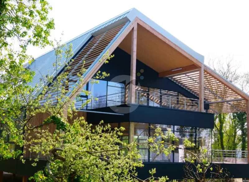 Office in Villeneuve-d'Ascq for lease - Building Photo - Image 1 of 3