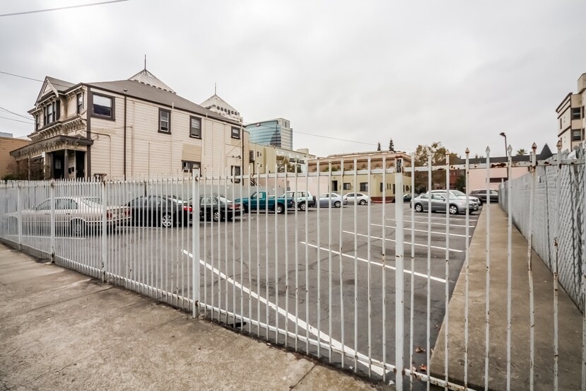 663 15th St, Oakland, CA à vendre - Photo du bâtiment - Image 2 de 14