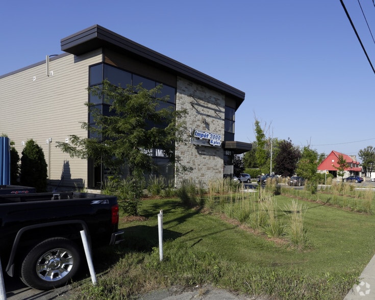 681 Boul Du Curé-Labelle, Blainville, QC for lease - Building Photo - Image 2 of 2