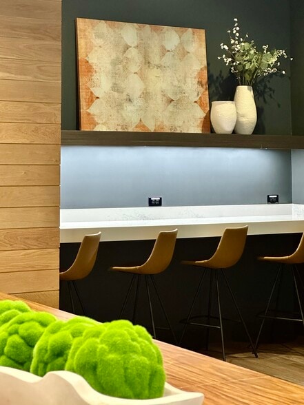 1 Ravinia Dr, Atlanta, GA à louer - Photo du bâtiment - Image 3 de 40
