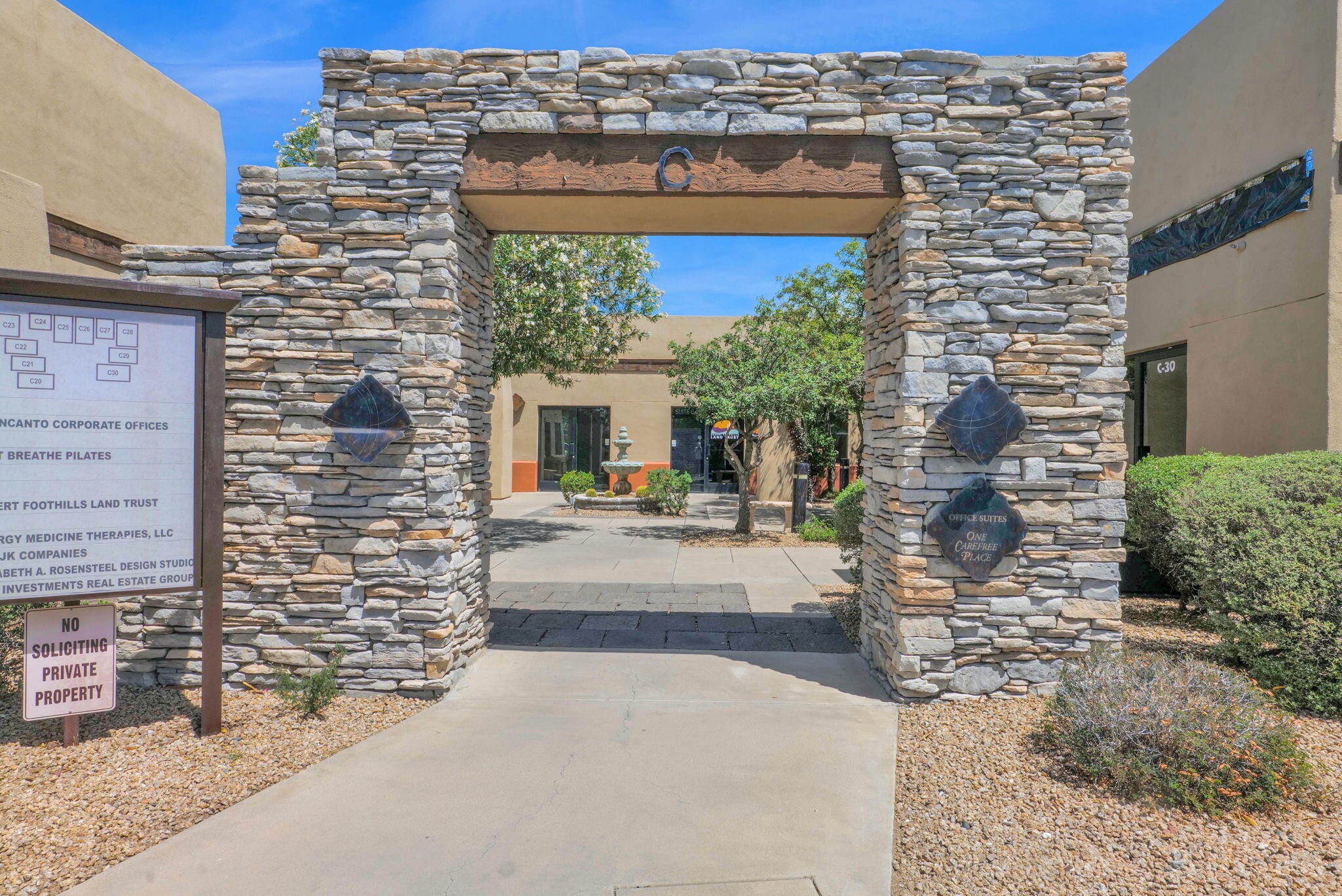36800 N Sidewinder, Carefree, AZ for lease Interior Photo- Image 1 of 15