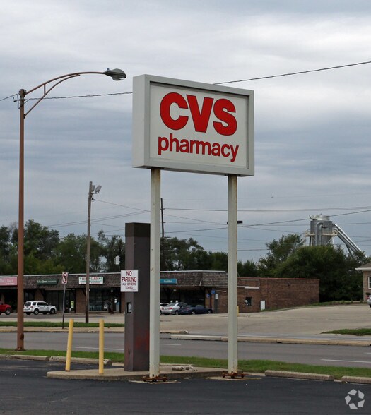 621-671 N University Blvd, Middletown, OH à louer - Photo du bâtiment - Image 3 de 4