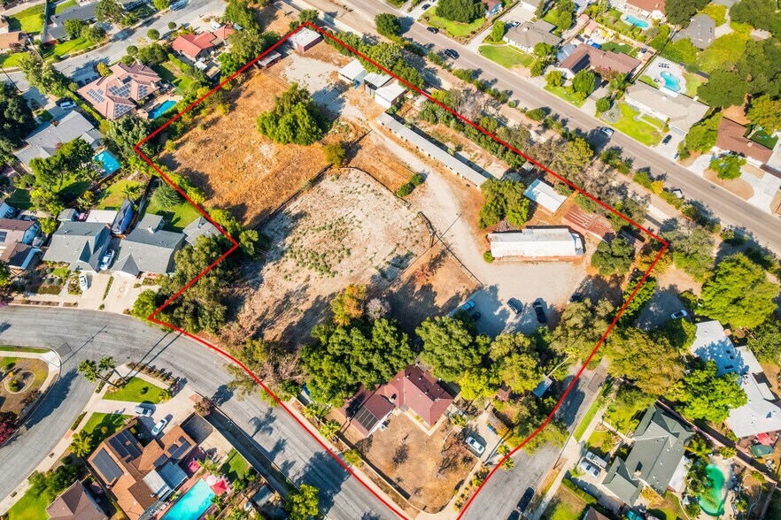 1449 E Bennett Ave, Glendora, CA à vendre - Photo du bâtiment - Image 1 de 42