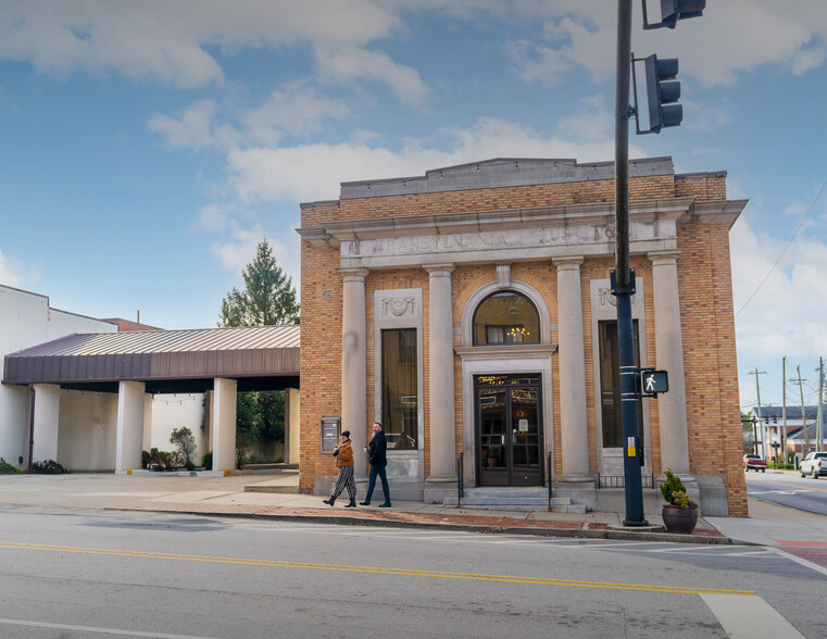 67 W Main St, Brevard, NC for lease - Building Photo - Image 1 of 5