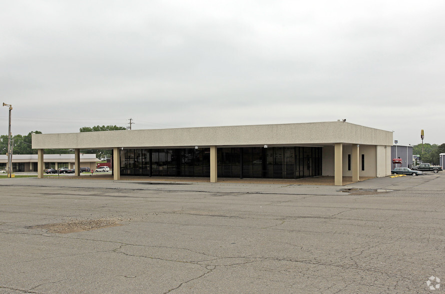 1705 E Harding St, Morrilton, AR for sale - Primary Photo - Image 1 of 1