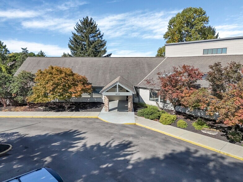 400 Venture Dr, Lewis Center, OH à louer - Photo du bâtiment - Image 1 de 12