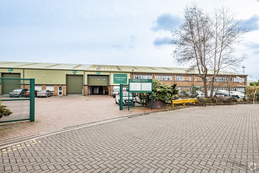 Weston Rd, Crewe à louer - Photo principale - Image 1 de 2