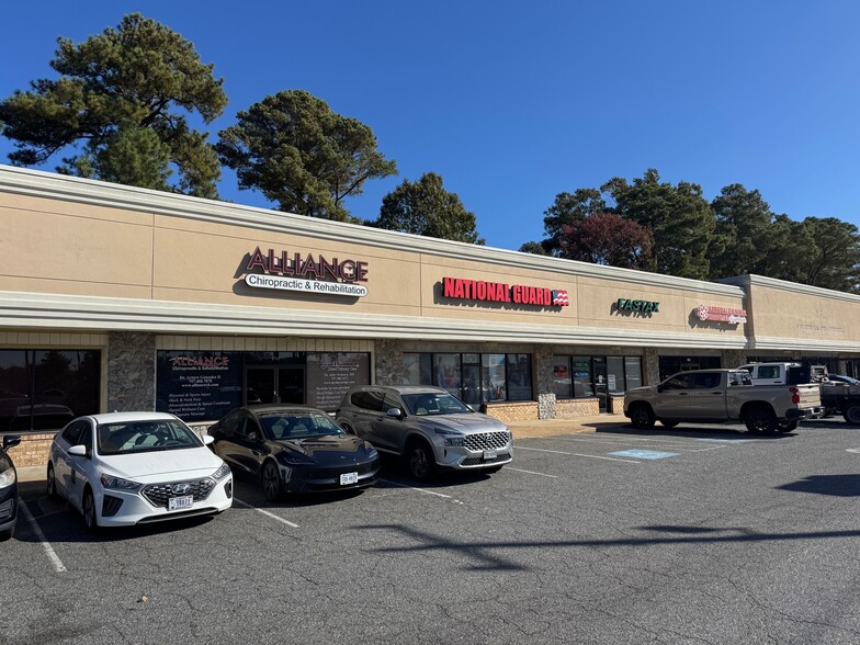 2740-2762 Virginia Beach Blvd, Virginia Beach, VA for lease - Building Photo - Image 3 of 10