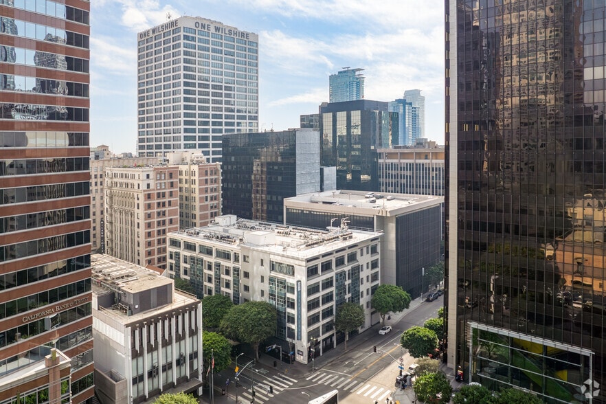 630 W 6th St, Los Angeles, CA for lease - Aerial - Image 3 of 6