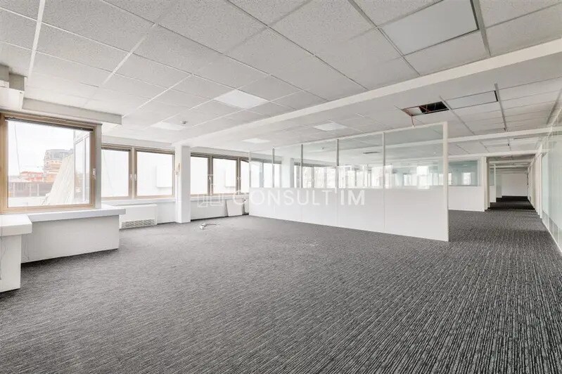 Office in Malakoff for lease - Interior Photo - Image 2 of 8