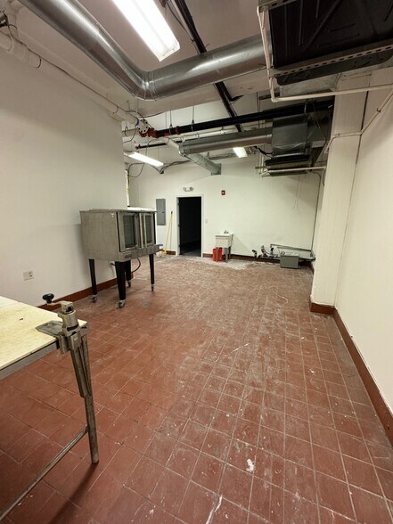 1600 W Hunting Park Ave, Philadelphia, PA à louer - Photo du bâtiment - Image 3 de 10