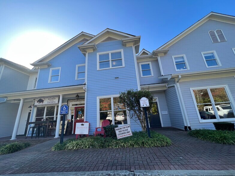 1055 Canton St, Roswell, GA à louer - Photo du bâtiment - Image 2 de 8
