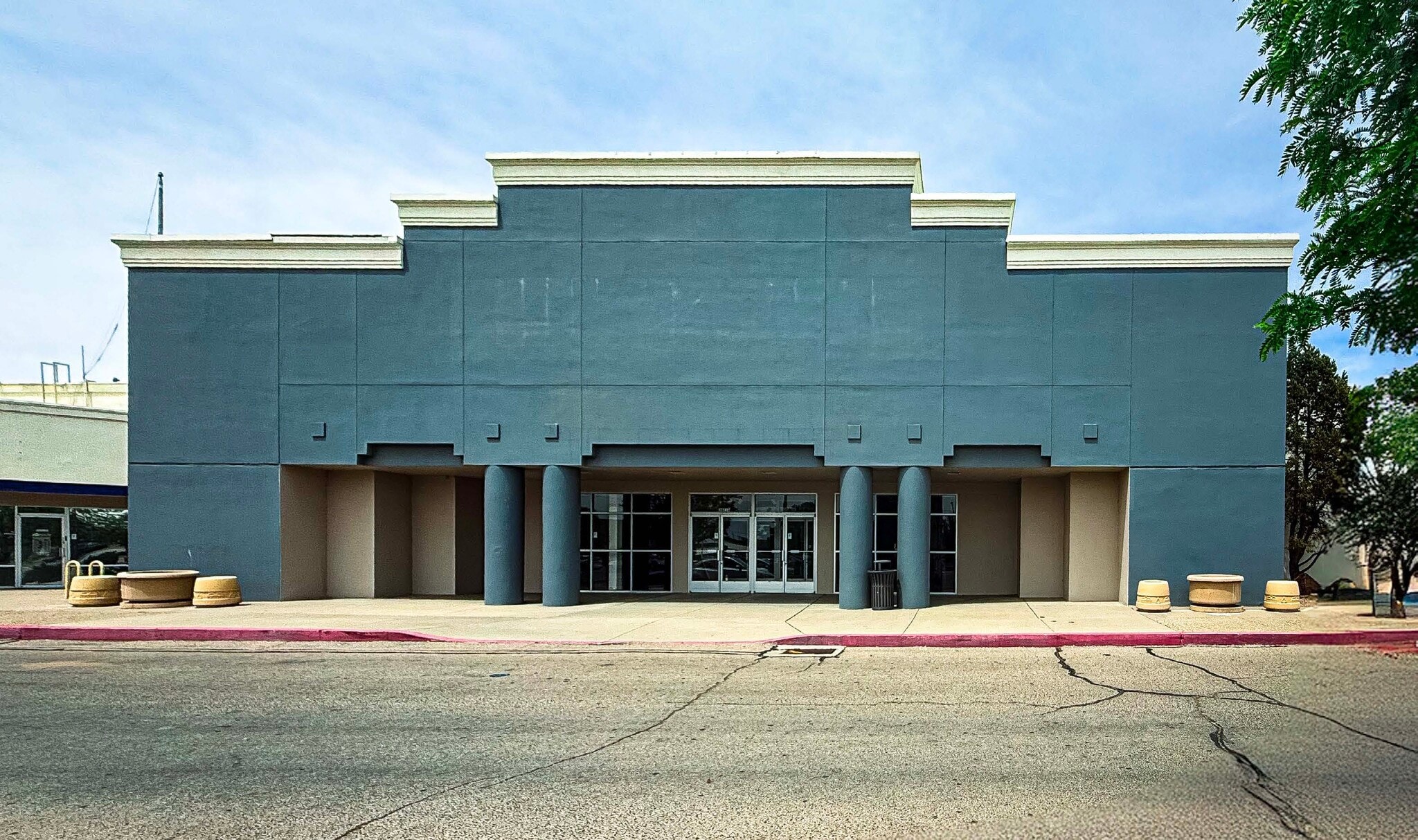 3821 Menaul Blvd NE, Albuquerque, NM for lease Primary Photo- Image 1 of 10