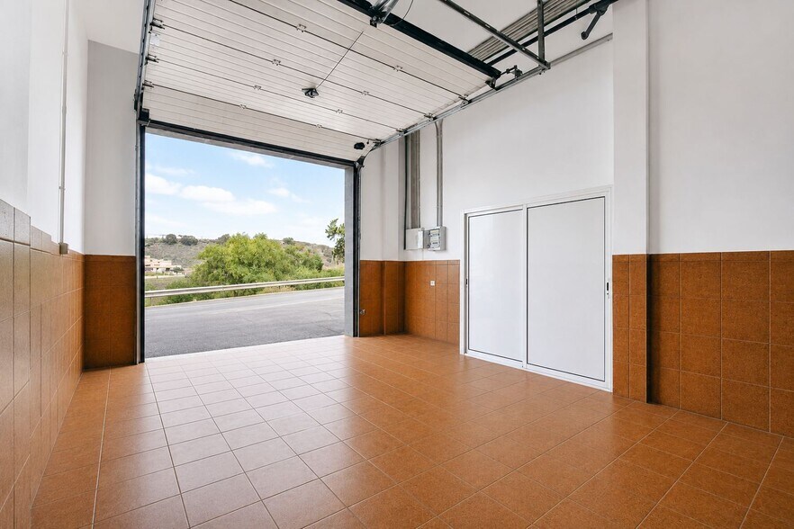 Retail in Las Palmas de Gran Canaria, Las Palmas for lease - Interior Photo - Image 3 of 15