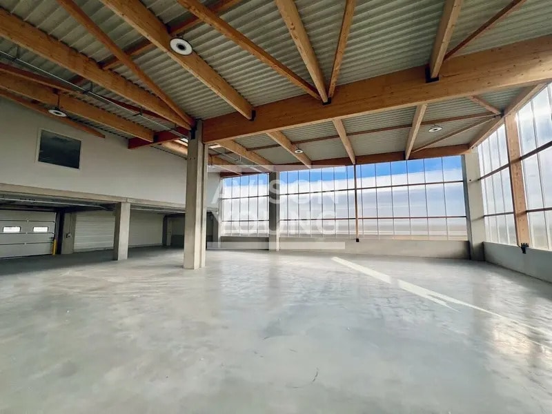 Flex dans à louer Photo du bâtiment- Image 1 de 13