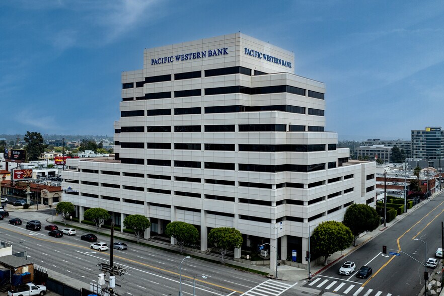 11150 W Olympic Blvd, Los Angeles, CA à louer - Photo du bâtiment - Image 1 de 13