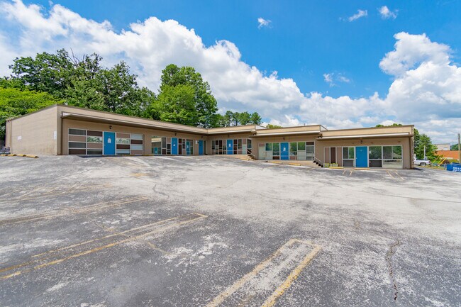 Plus de détails pour 1401 Applewood Dr, Dalton, GA - Bureau à louer