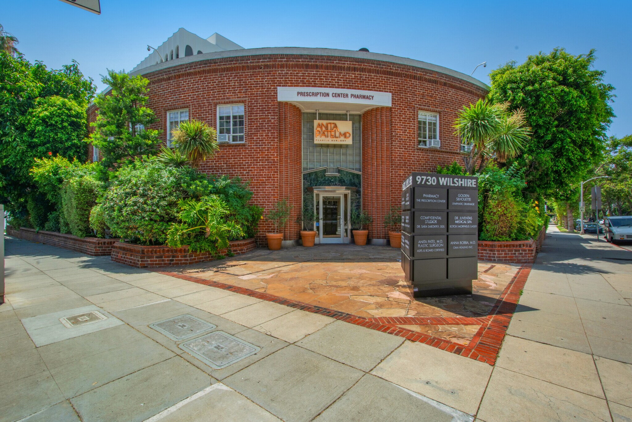 9730-9732 Wilshire Blvd, Beverly Hills, CA à louer Photo du bâtiment- Image 1 de 47