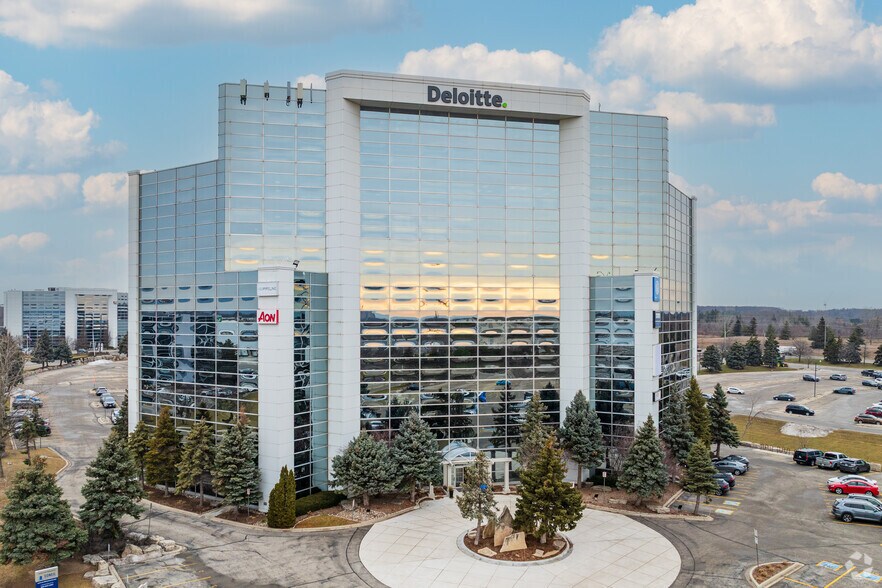 5500 N Service Rd, Burlington, ON à louer - Photo du bâtiment - Image 2 de 31