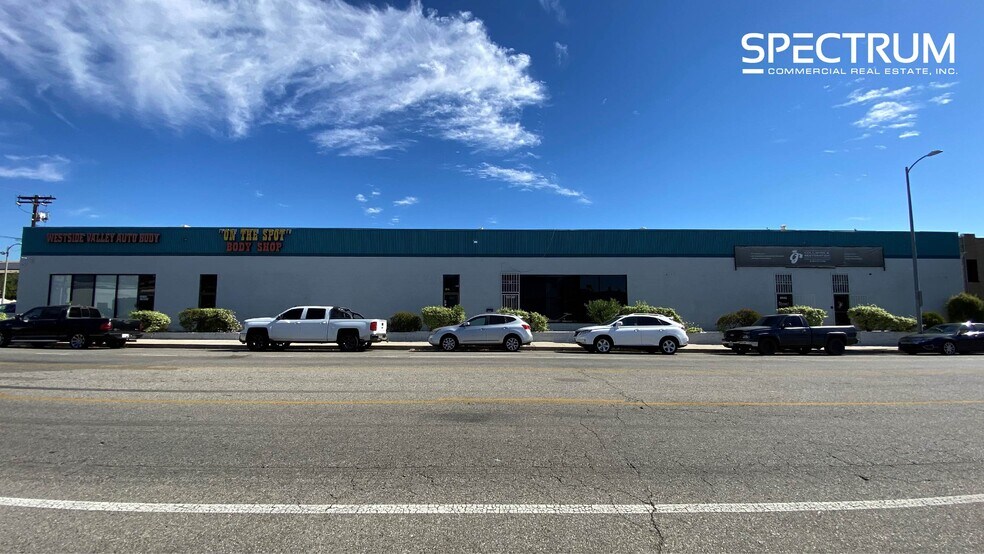 10140-10158 Canoga Ave, Chatsworth, CA à louer - Photo du bâtiment - Image 3 de 17