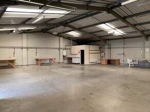 Hoyle Rd, Calverton for lease Interior Photo- Image 2 of 9