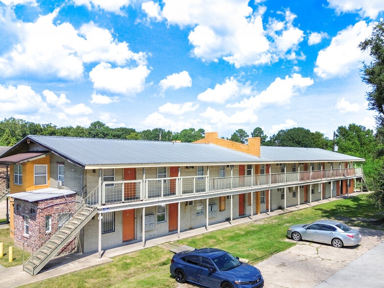 161-Unit Multifamily Portfolio portfolio of 4 properties for sale on LoopNet.ca - Building Photo - Image 2 of 13