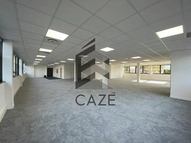 Office in Pessac for lease - Interior Photo - Image 3 of 8