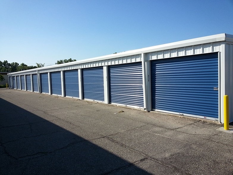 552 Grant Ave, Junction City, KS for sale - Building Photo - Image 3 of 7