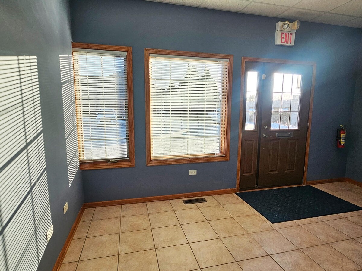 10331-10335 W Lincoln Hwy, Frankfort, IL 60423 - Unit 10331 - - Interior Photo - Image 2 of 21