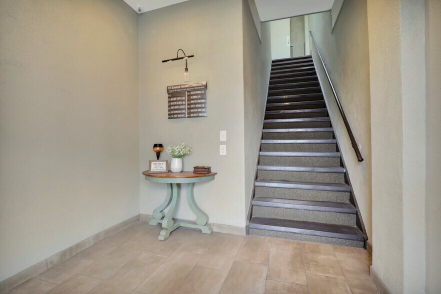 375 Sunrise Hwy, Lynbrook, NY à louer - Photo du bâtiment - Image 2 de 11