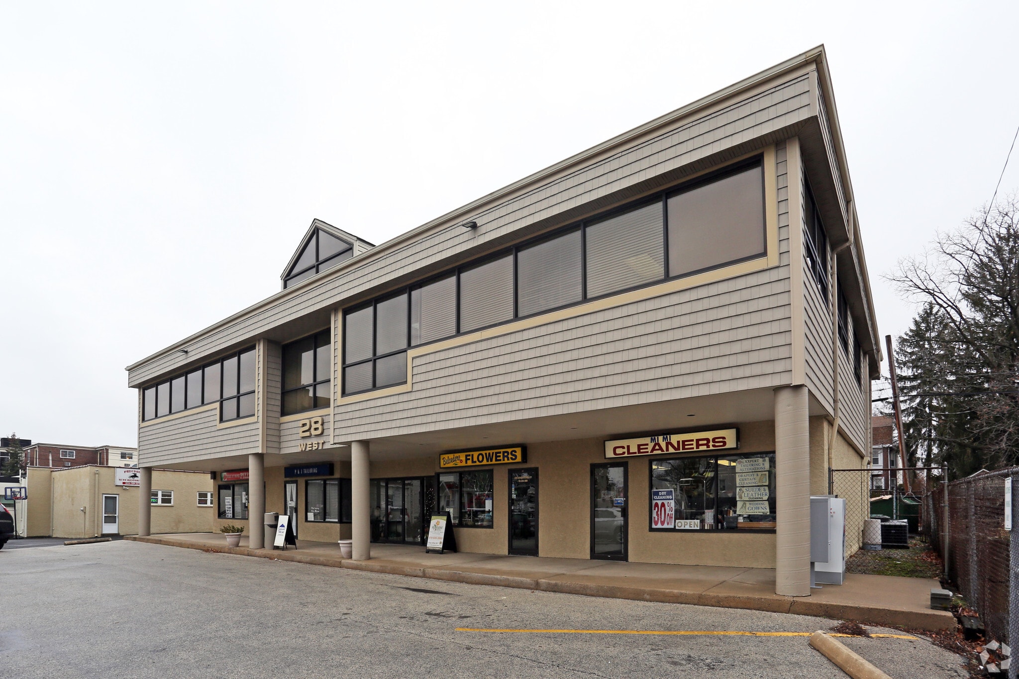 Havertown PA - Multi Tenant Properties! portfolio of 4 properties for sale on LoopNet.ca Primary Photo- Image 1 of 5