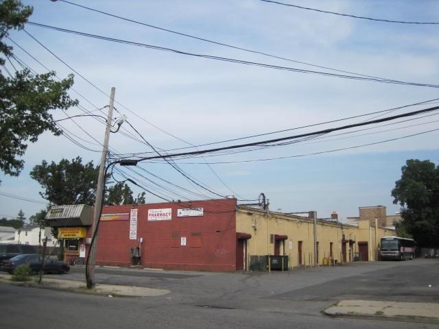 338-350 Nassau Rd, Roosevelt, NY for lease - Building Photo - Image 3 of 6