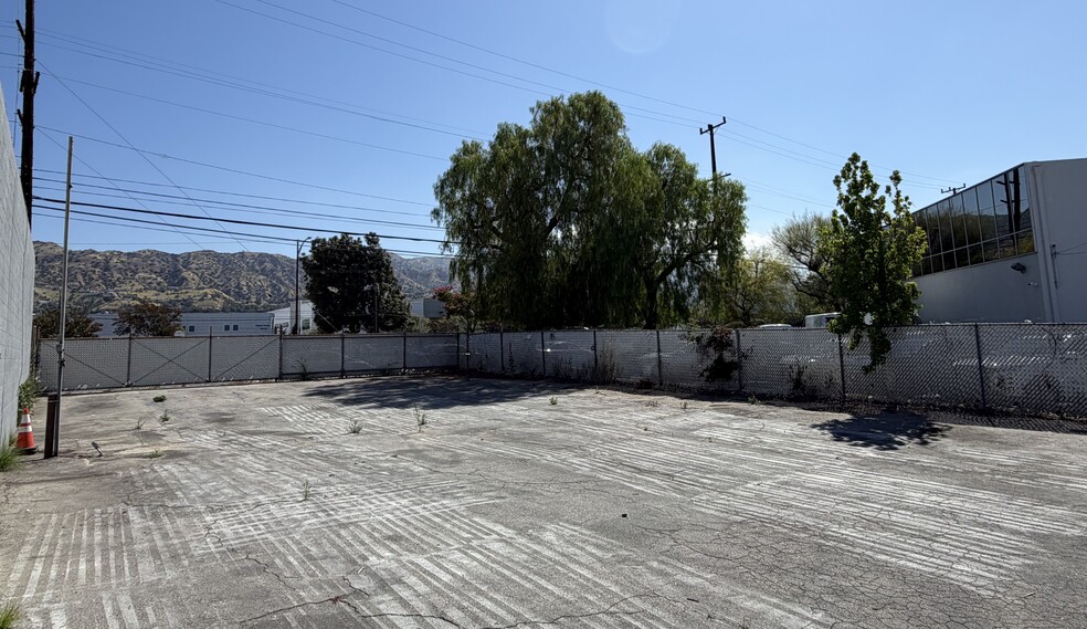 3014 Floyd St, Burbank, CA for sale - Building Photo - Image 3 of 12