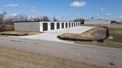 747 Royal Ave, Evansville, IN for lease Building Photo- Image 2 of 3