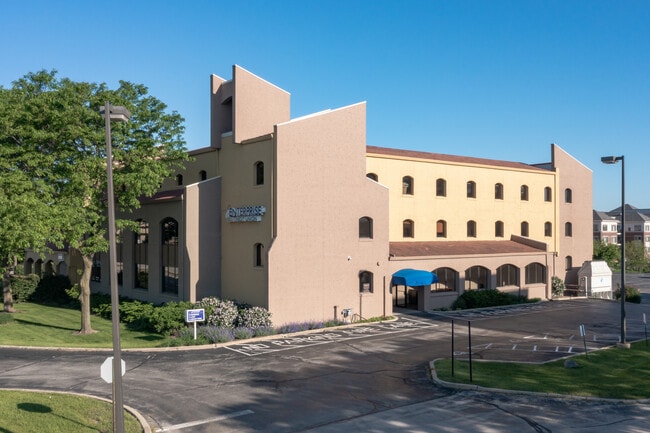 More details for 15850 W Bluemound Rd, Brookfield, WI - Office for Lease