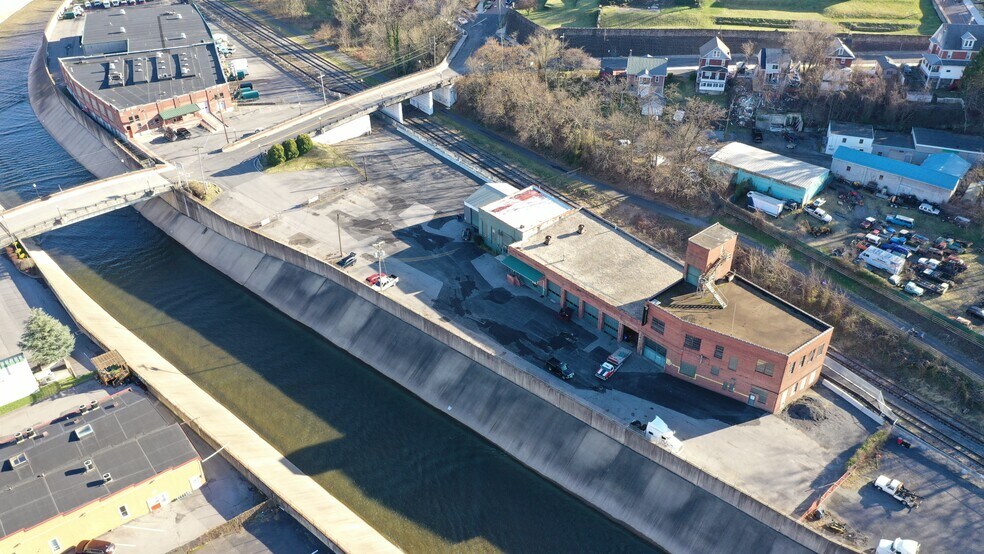 208 Market St, Cumberland, MD à vendre - Photo du bâtiment - Image 1 de 18