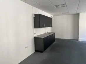 Office in Saint-Ouen-sur-Seine for lease Interior Photo- Image 1 of 5